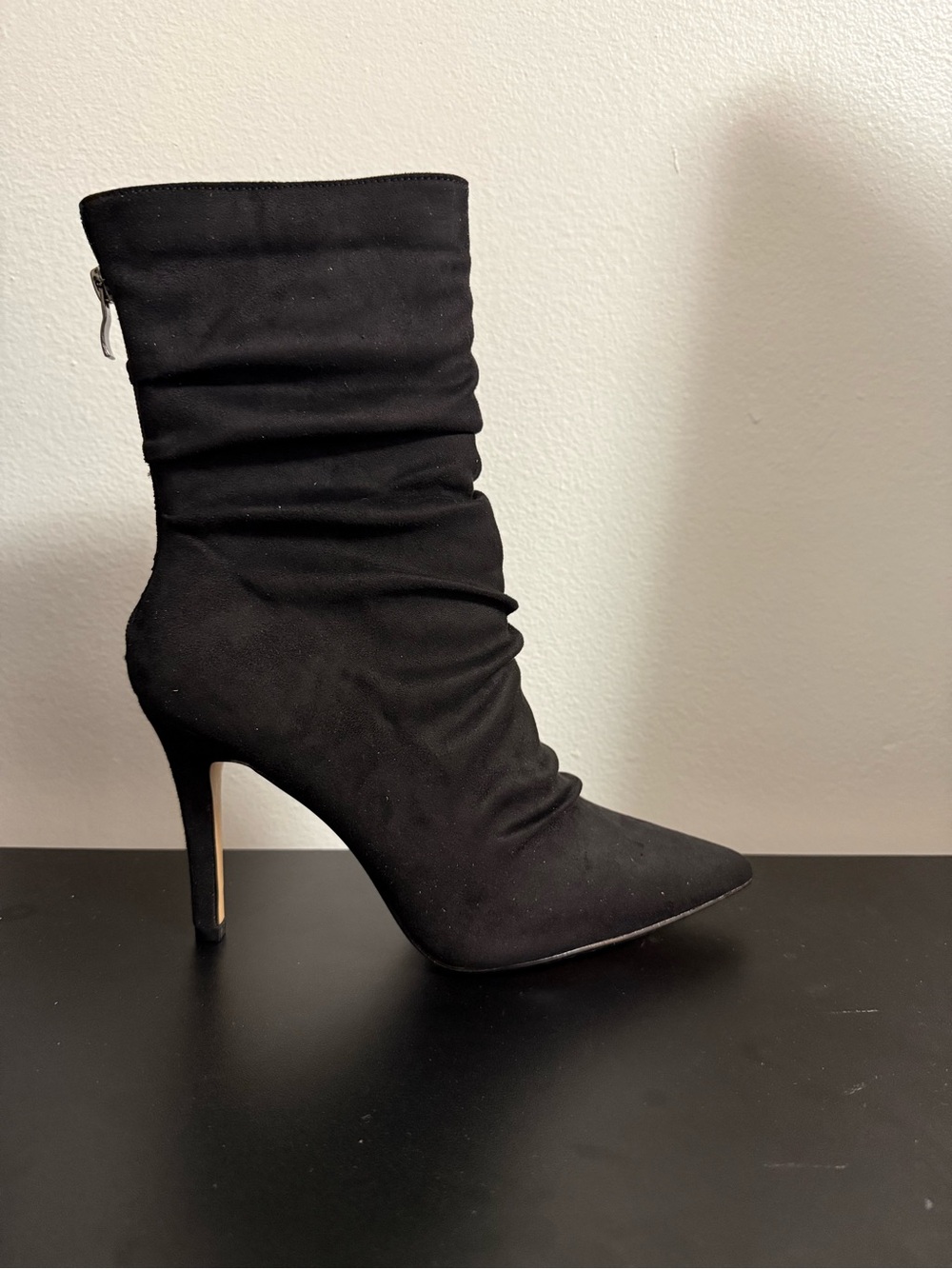 Journee Collection Markie Black Pointed Stiletto Ruched Ankle Bootie Sz 9 NWT